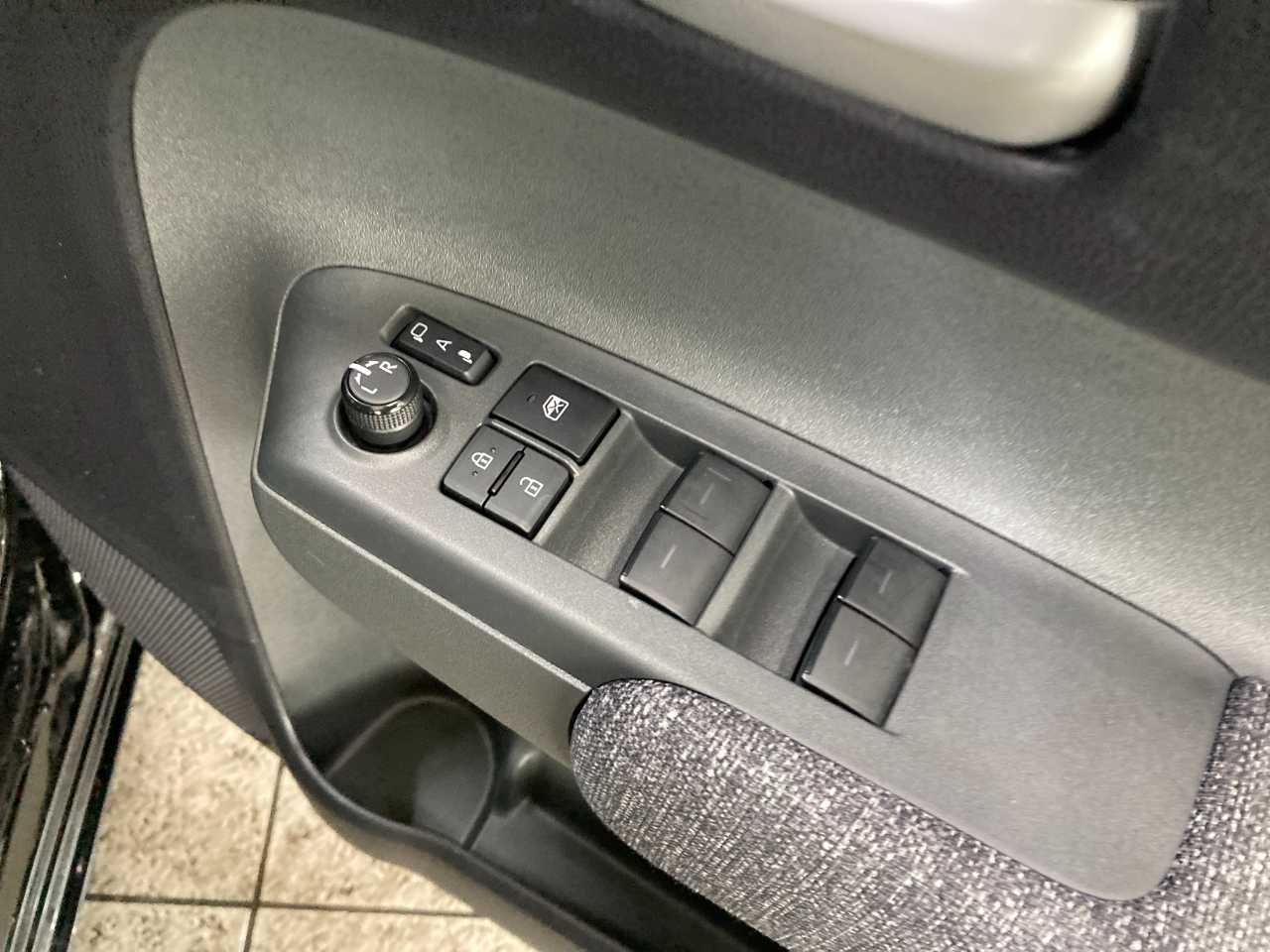トヨタ シエンタ　ハイブリッド