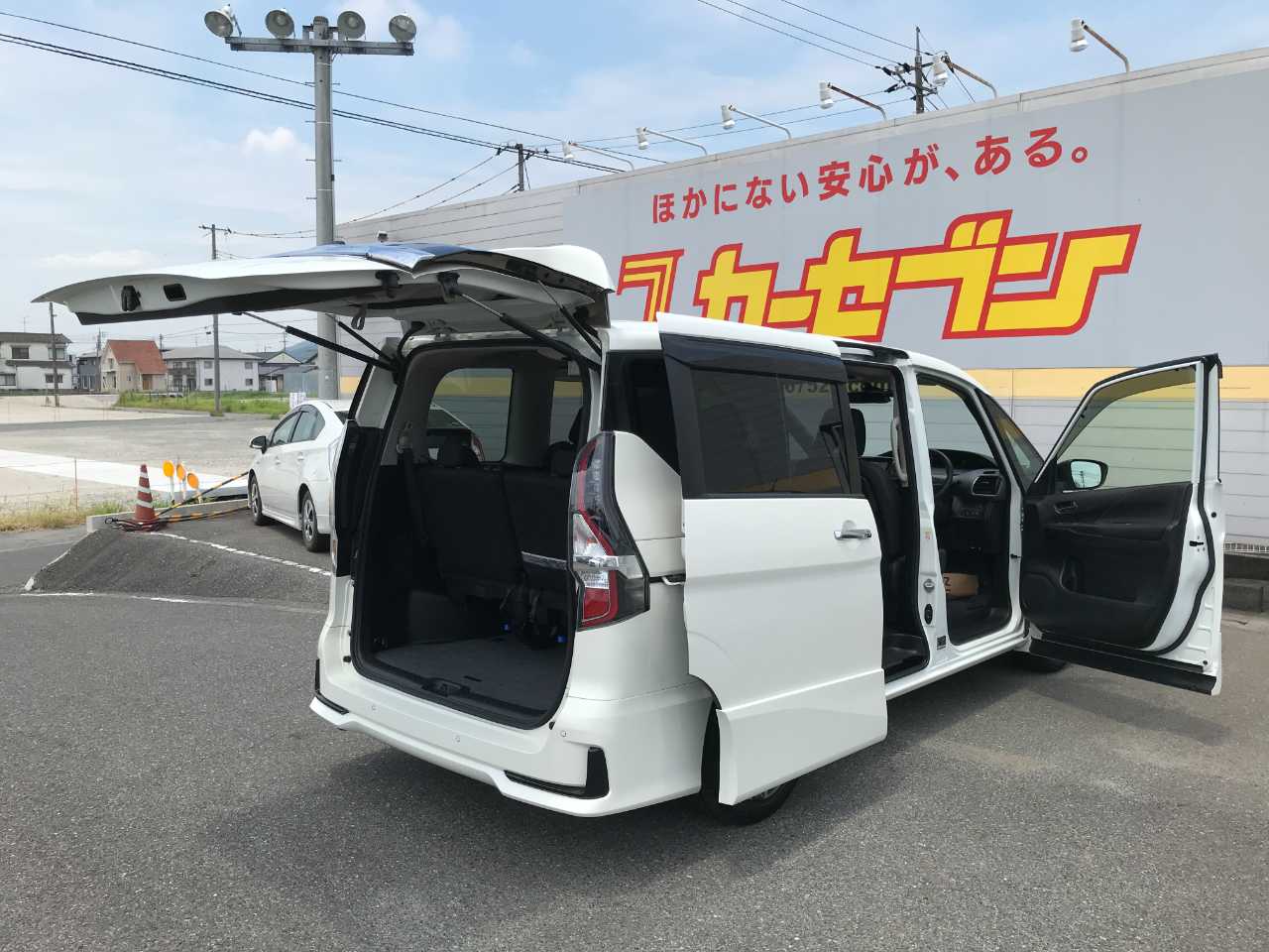 日産 セレナ