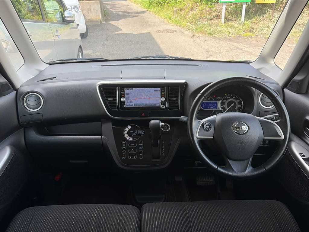 日産 デイズ　ルークス