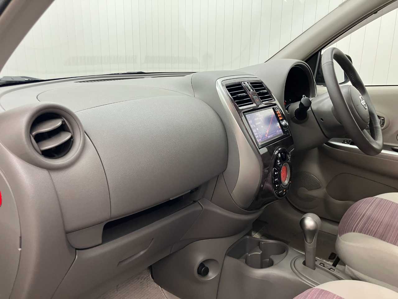 日産 マーチ　ＨＢ