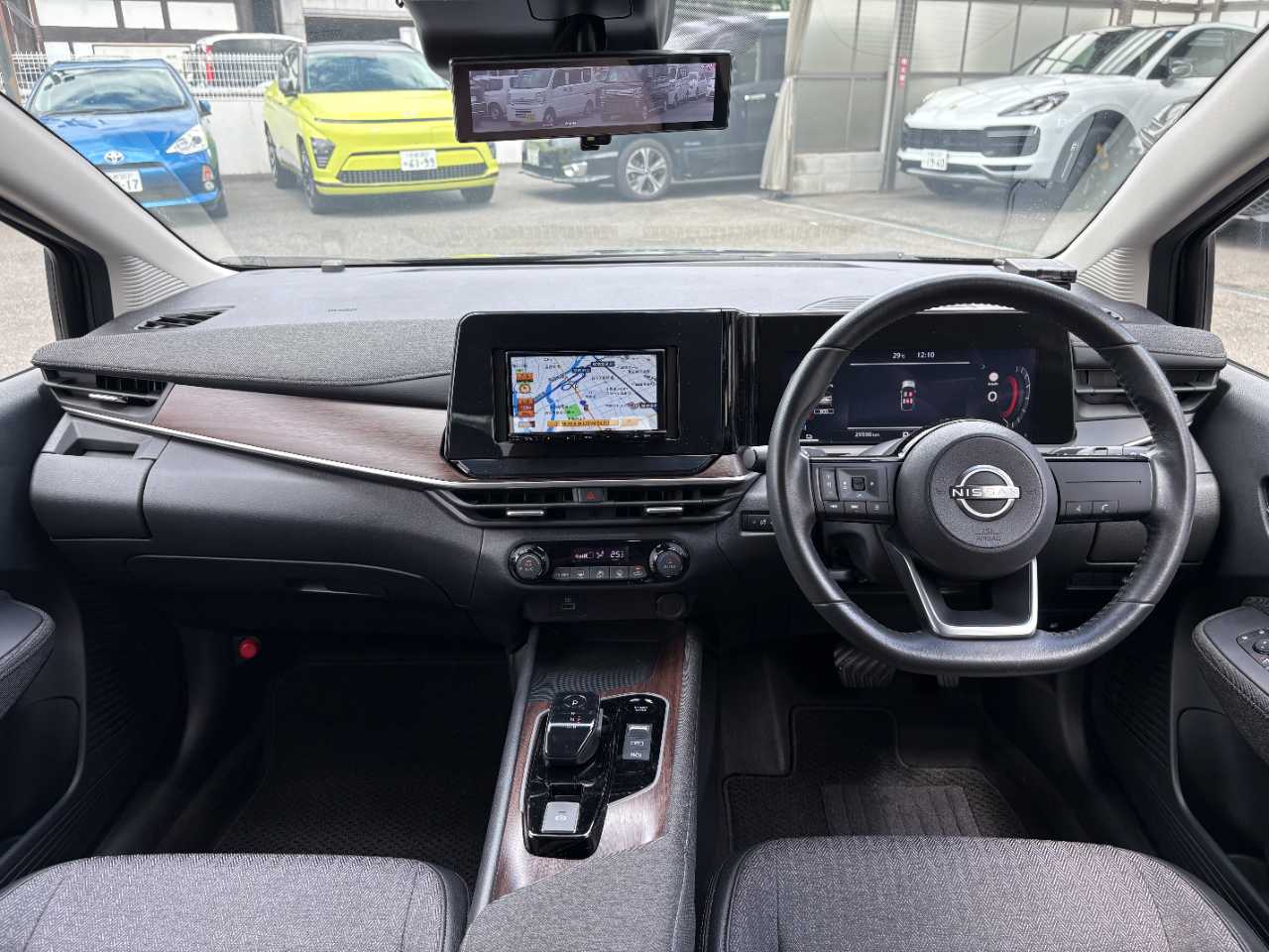 日産 オーラ