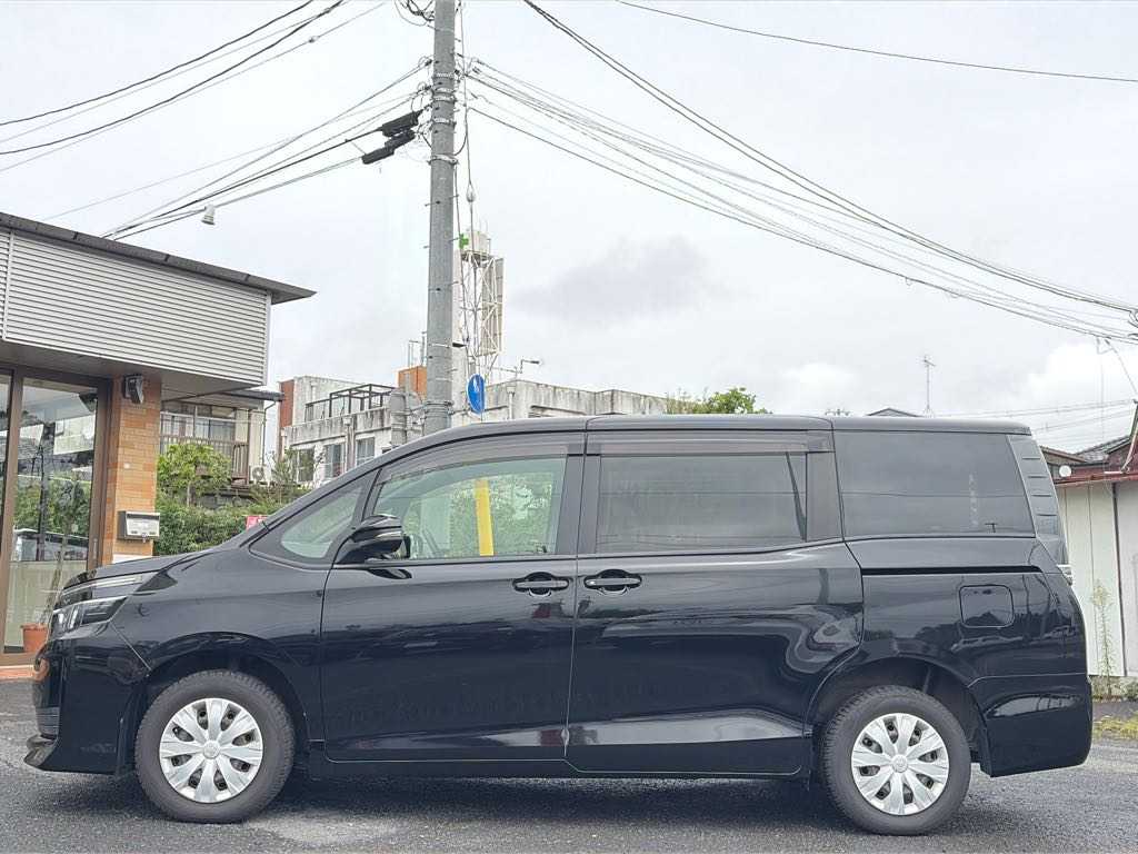 トヨタ ヴォクシー
