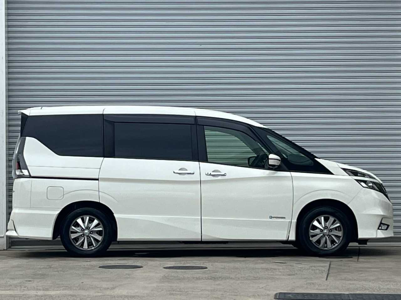 日産 セレナ