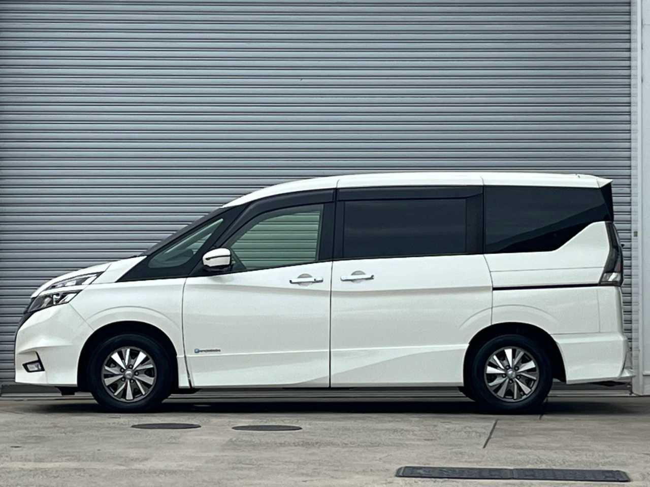 日産 セレナ