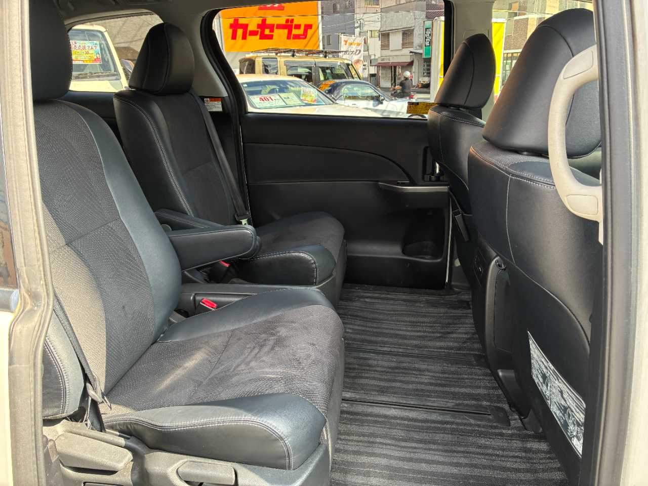 トヨタ エスティマ　ハイブリッド