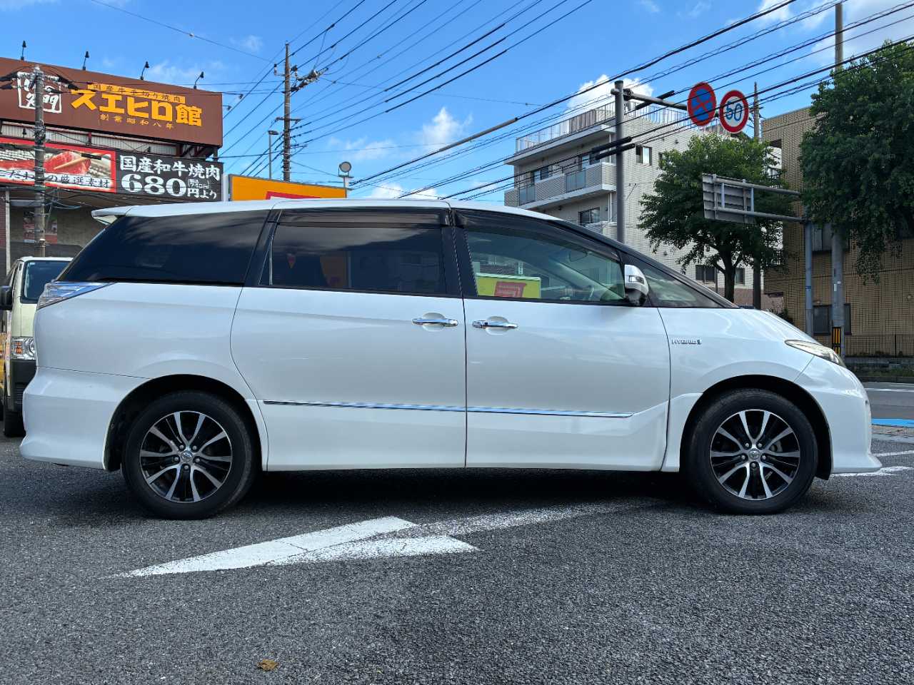 トヨタ エスティマ　ハイブリッド