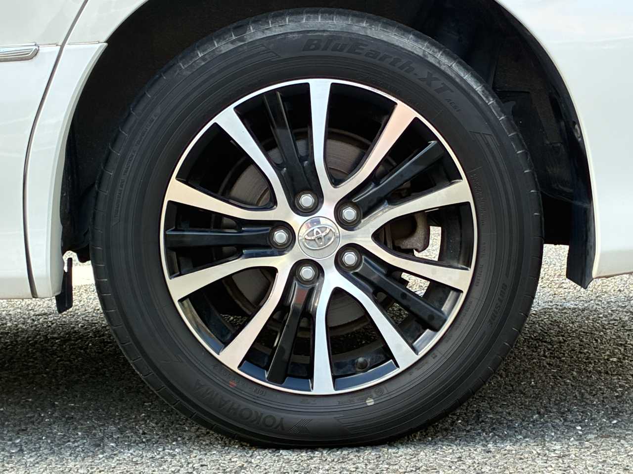 トヨタ エスティマ　ハイブリッド