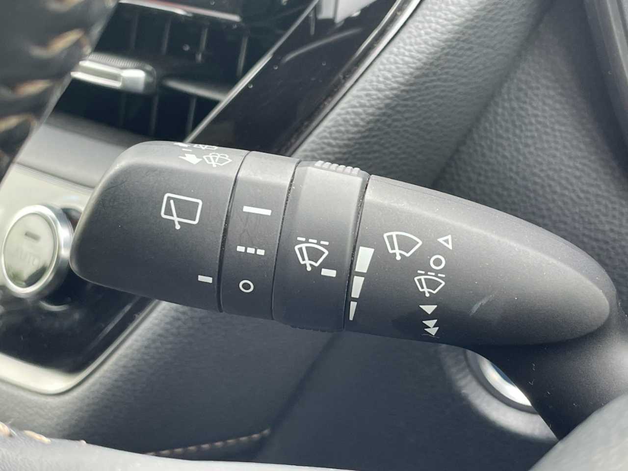 トヨタ カローラ　ハイブリッド
