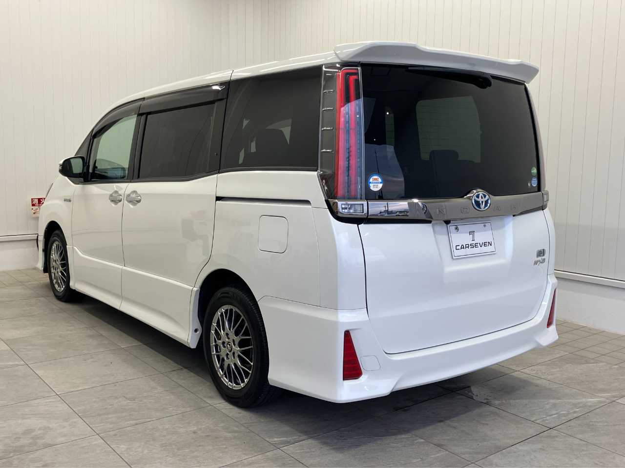 トヨタ ノア　ハイブリッド