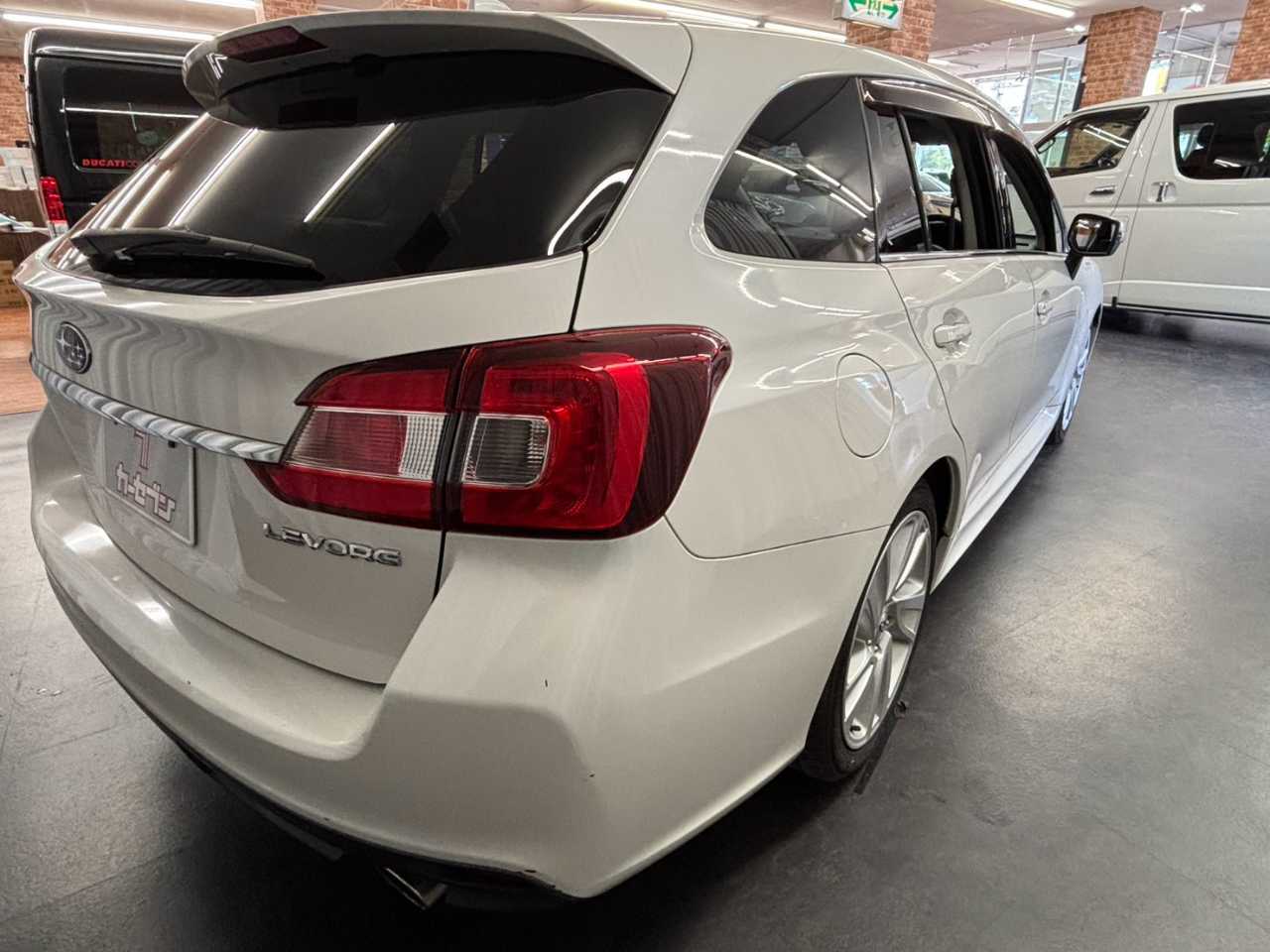スバル レヴォーグ