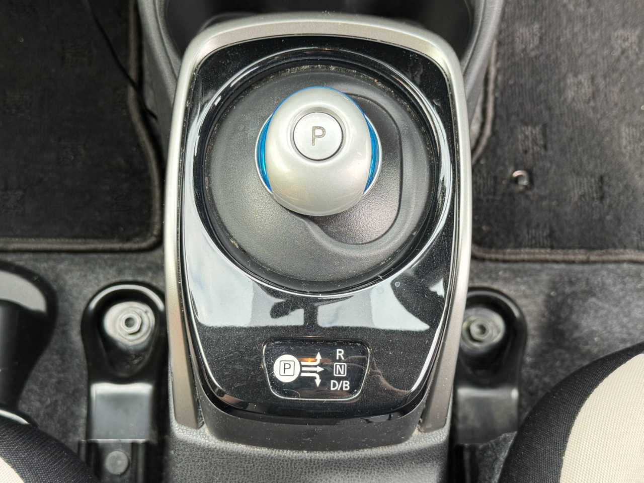 日産 ノート　ＨＢ