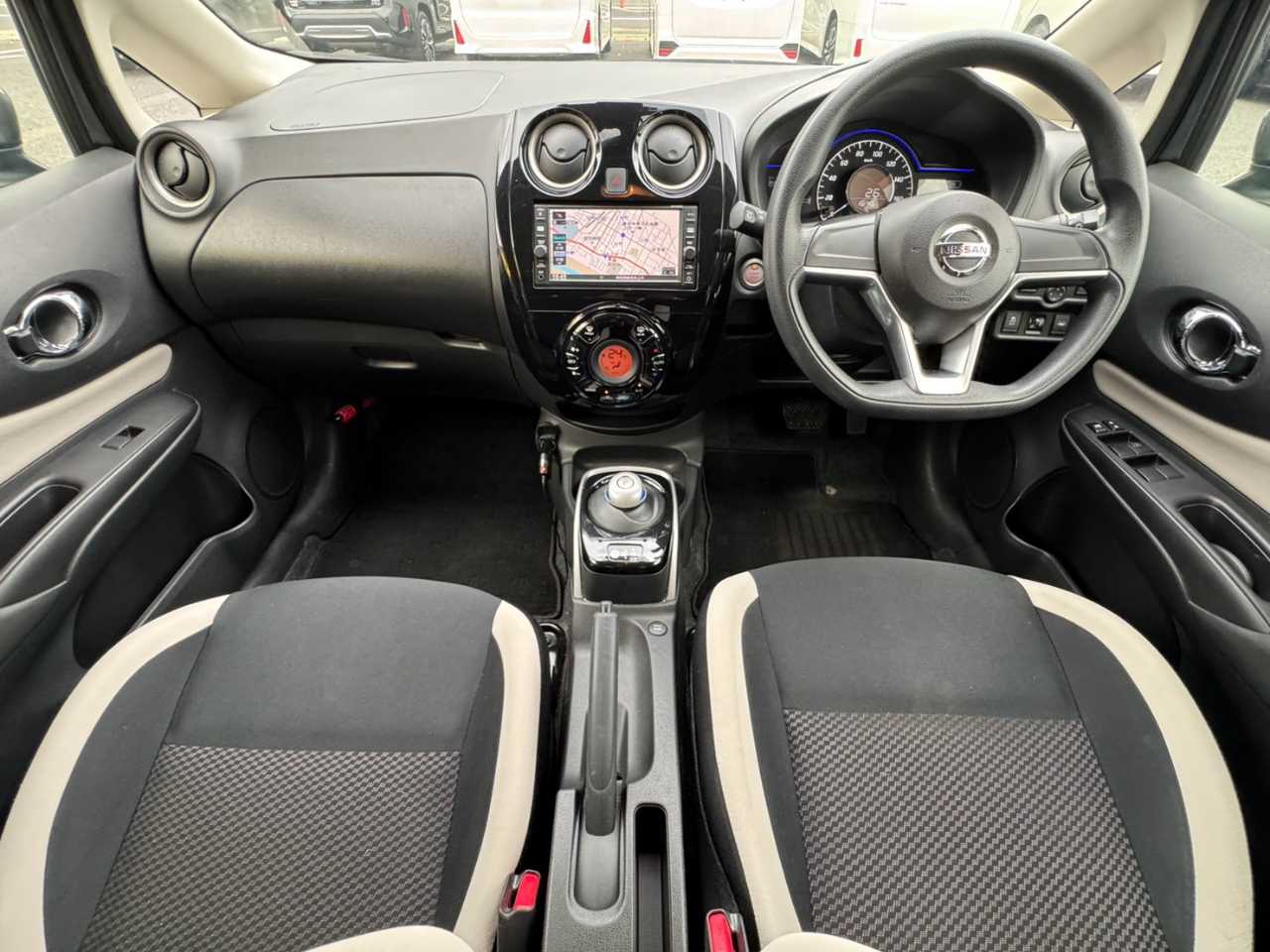 日産 ノート　ＨＢ