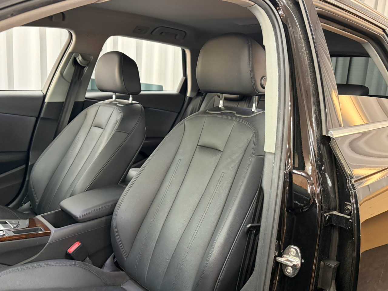 アウディ アウディ　Ａ４　アバント