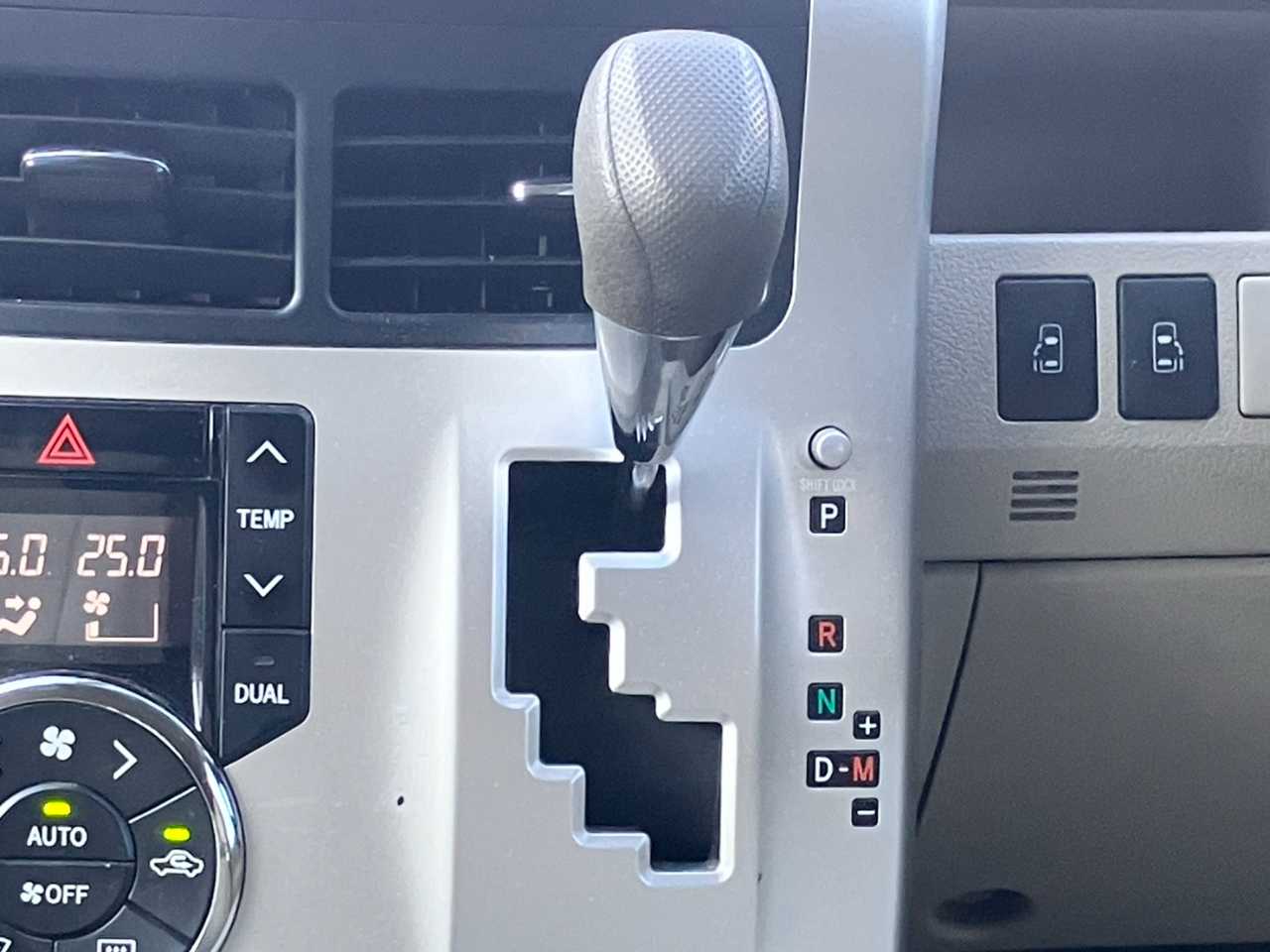 トヨタ ノア