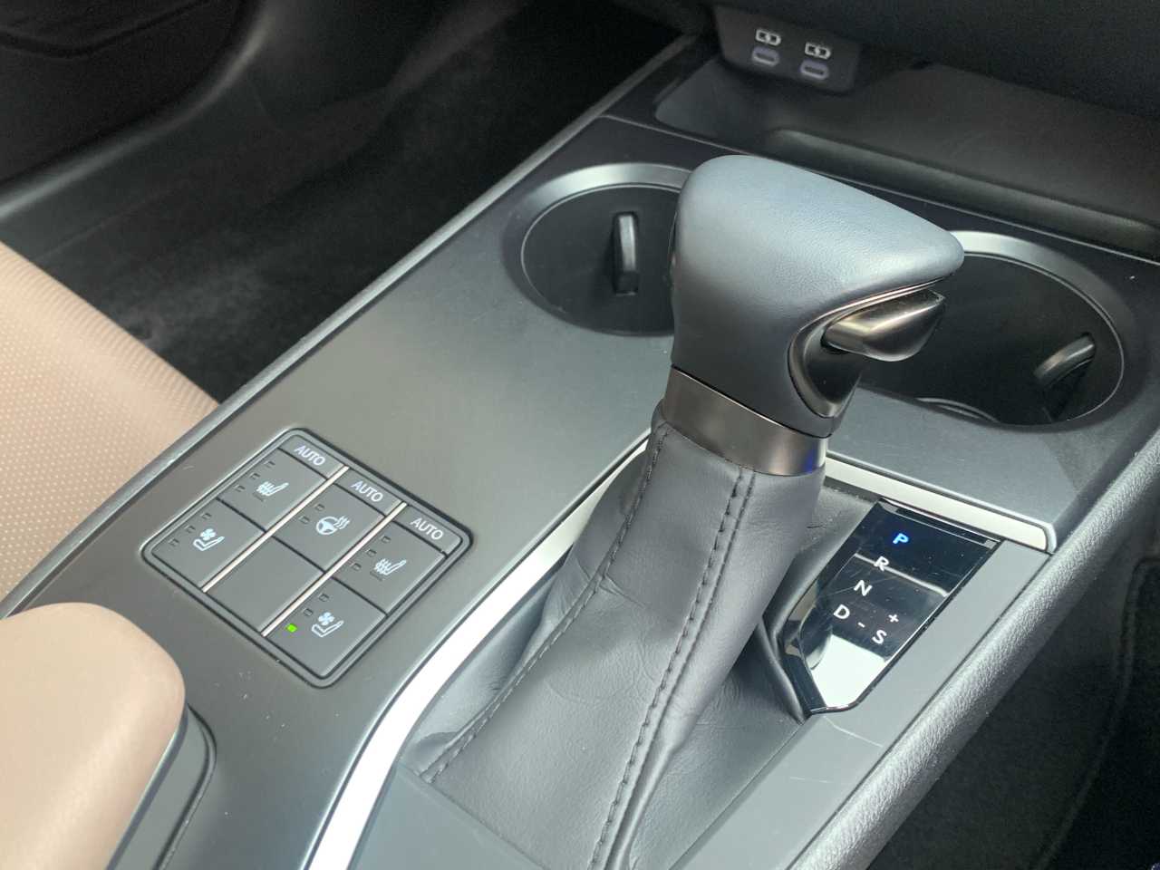 レクサス レクサス　ＵＸ２５０ｈ