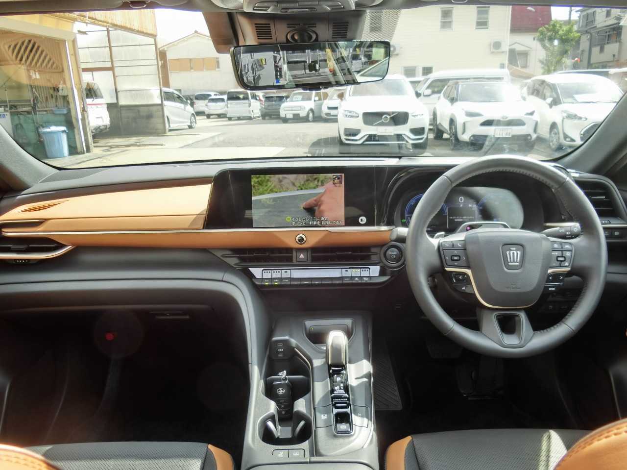 トヨタ クラウン　クロスオーバー　ハイブリッド
