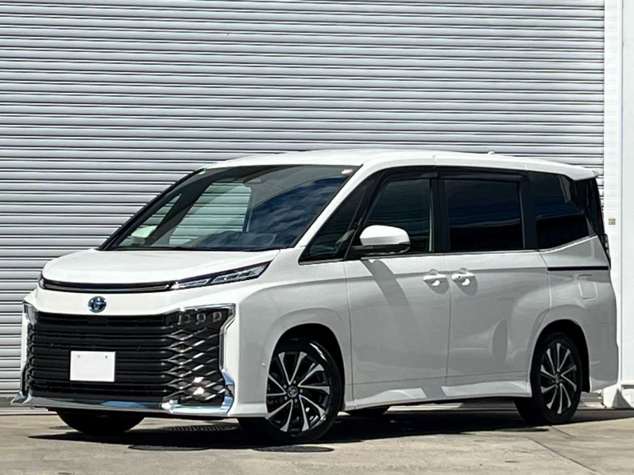トヨタ ヴォクシー　ハイブリッド