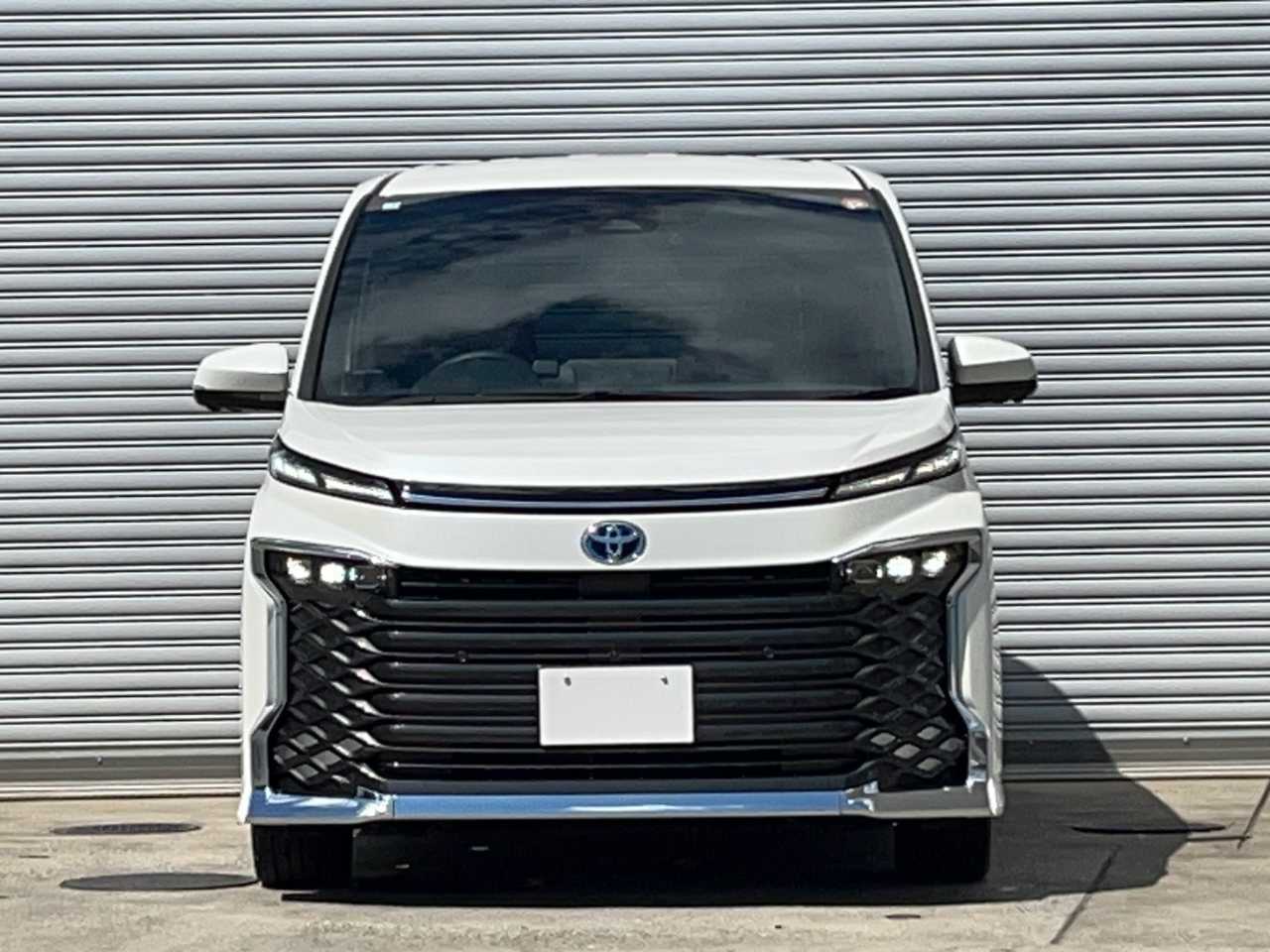 トヨタ ヴォクシー　ハイブリッド