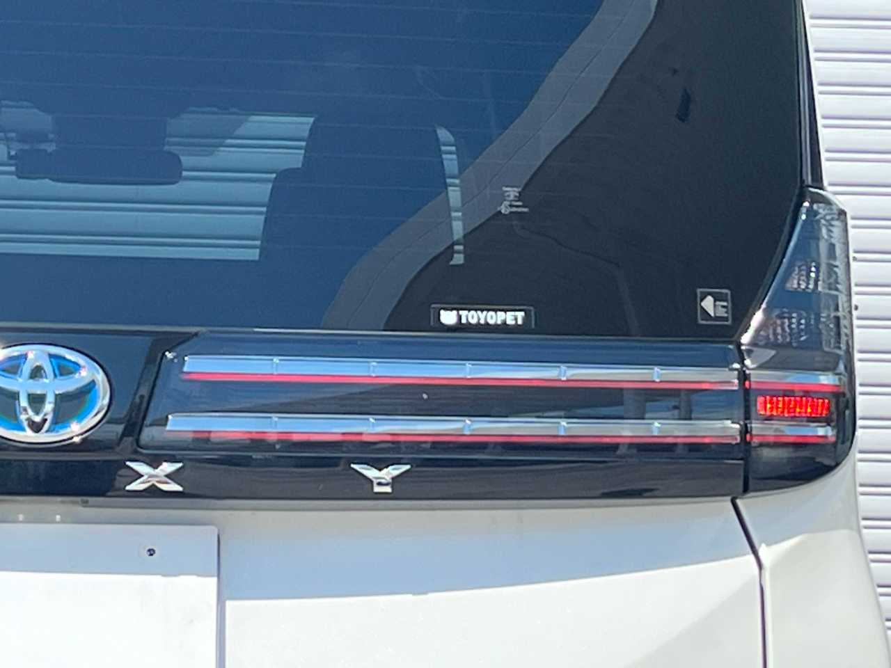 トヨタ ヴォクシー　ハイブリッド
