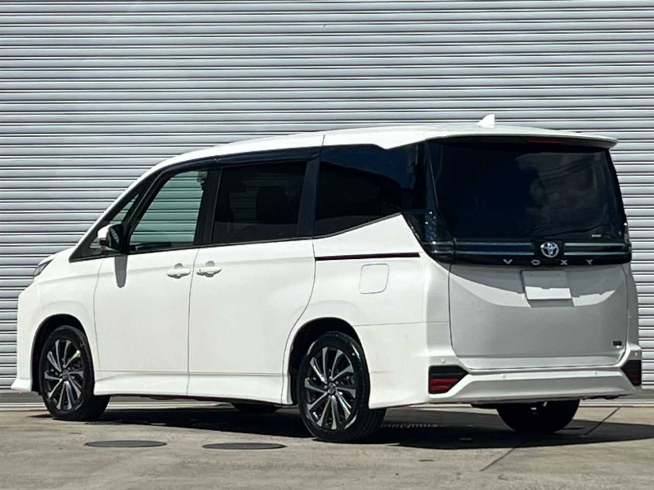 トヨタ ヴォクシー　ハイブリッド