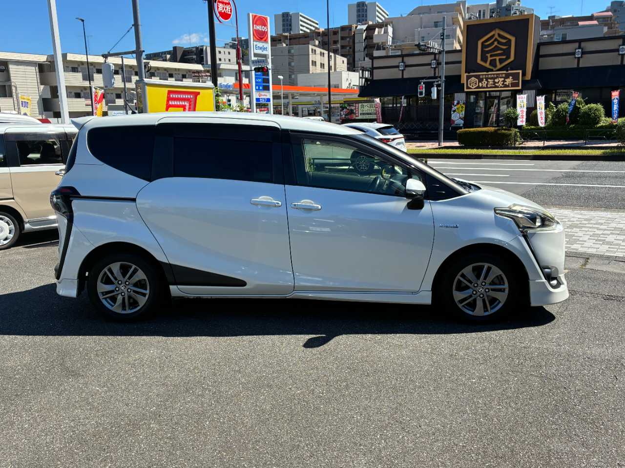 トヨタ シエンタ　ハイブリッド