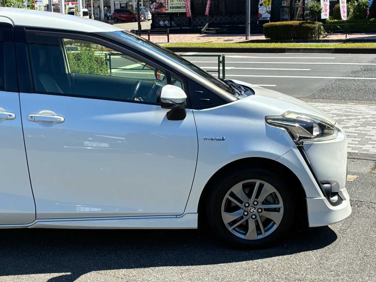 トヨタ シエンタ　ハイブリッド