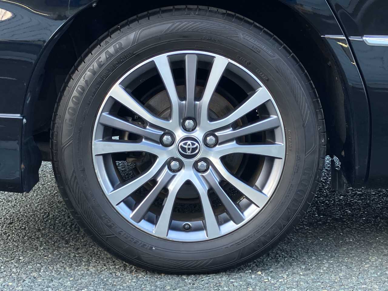 トヨタ エスティマ　ハイブリッド