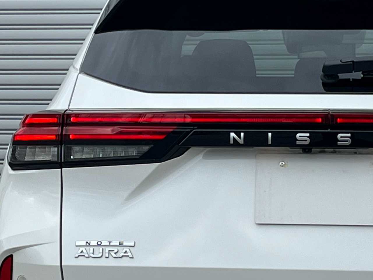 日産 オーラ