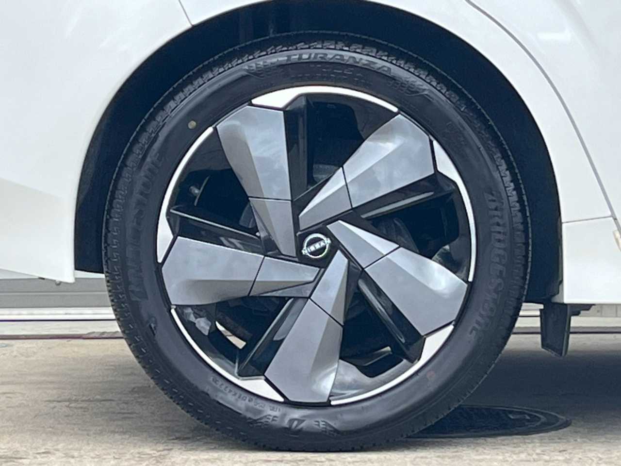 日産 オーラ