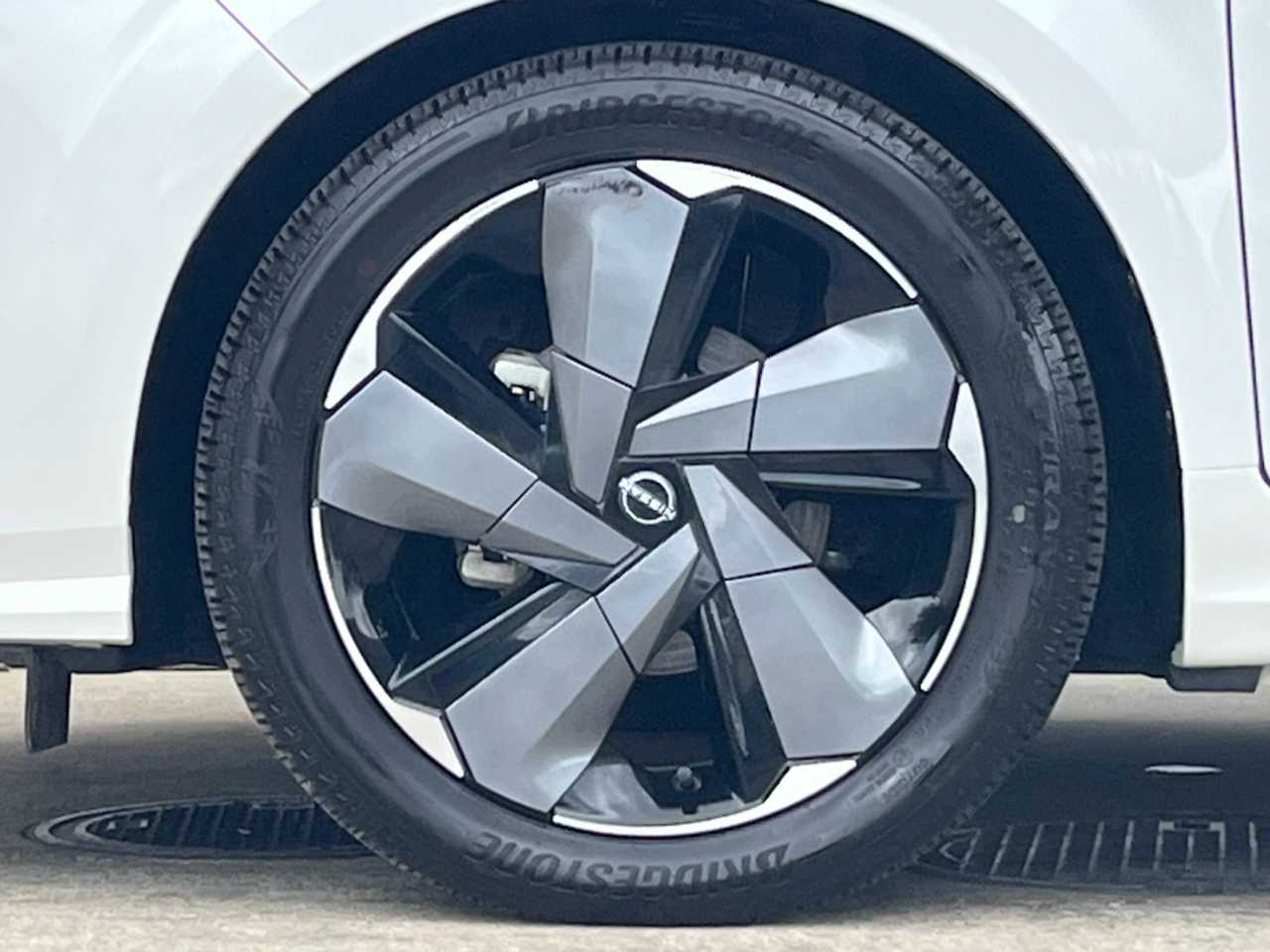 日産 オーラ