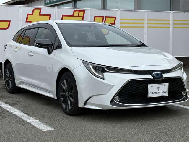 トヨタ カローラ　ツーリング　ハイブリッド