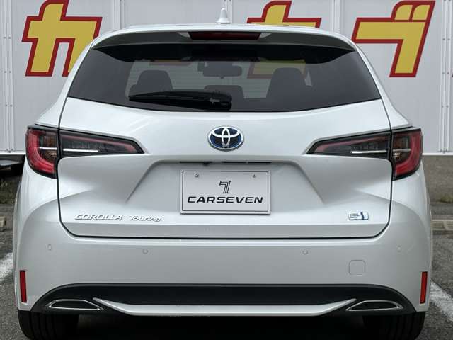 トヨタ カローラ　ツーリング　ハイブリッド
