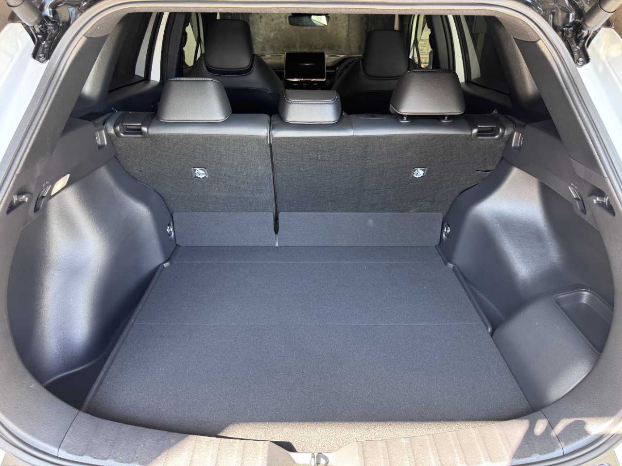 トヨタ カローラクロス　ハイブリッド