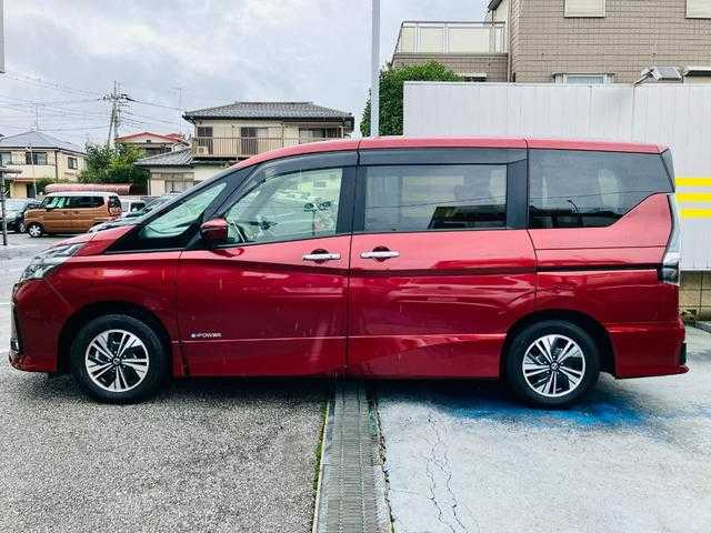 日産 セレナ