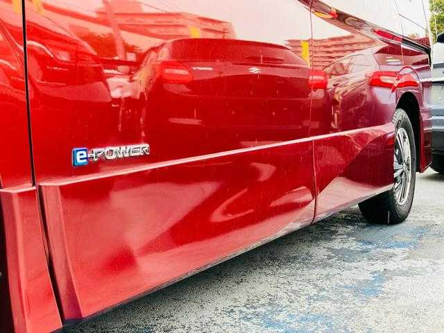 日産 セレナ
