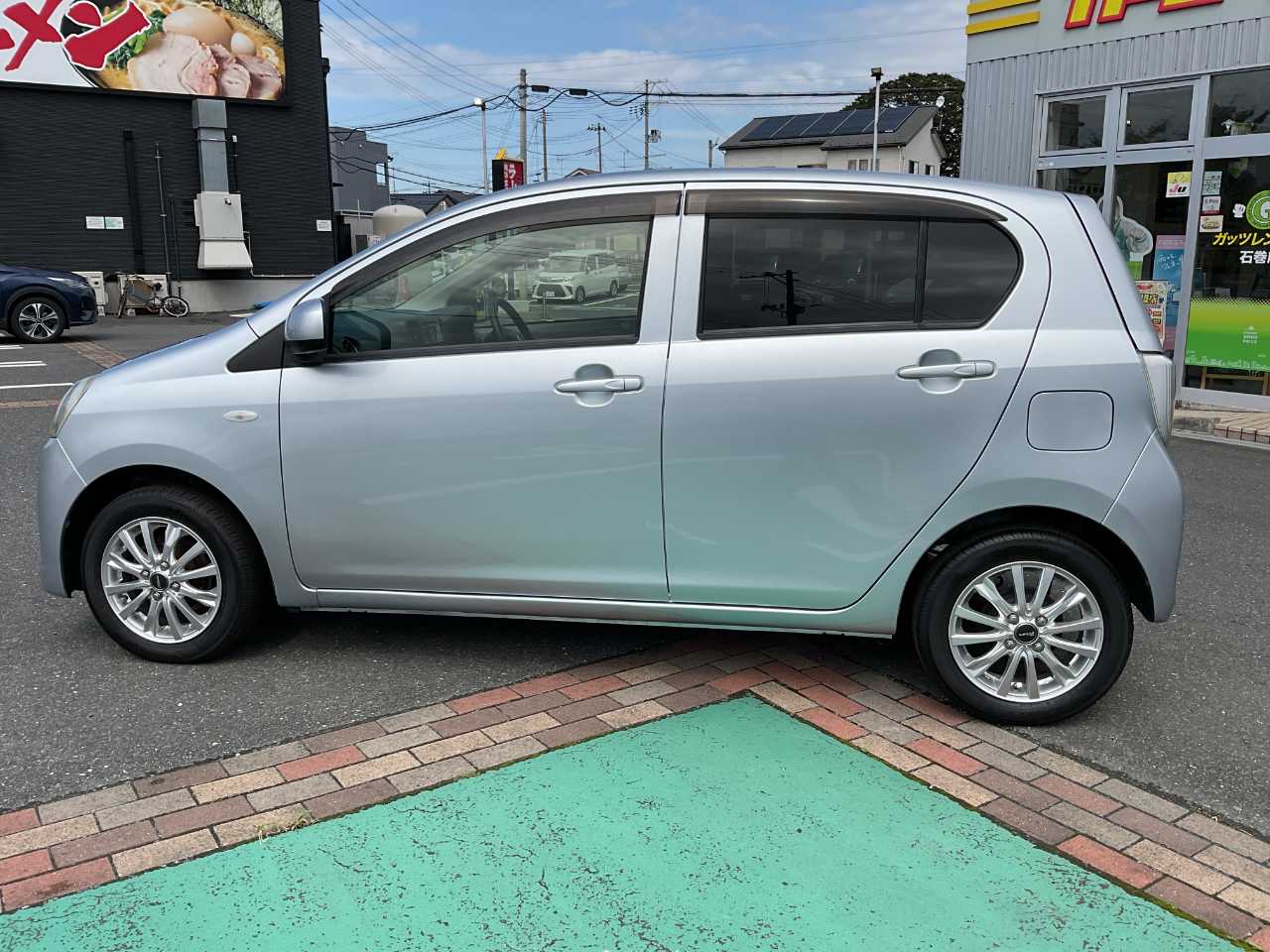 ダイハツ ミラ　イース
