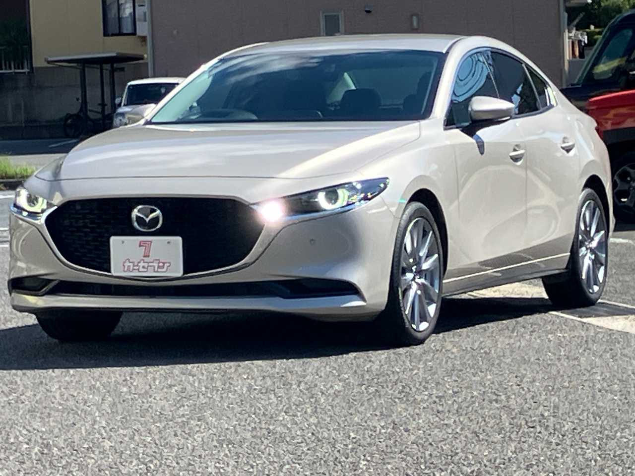 マツダ ＭＡＺＤＡ３　セダン