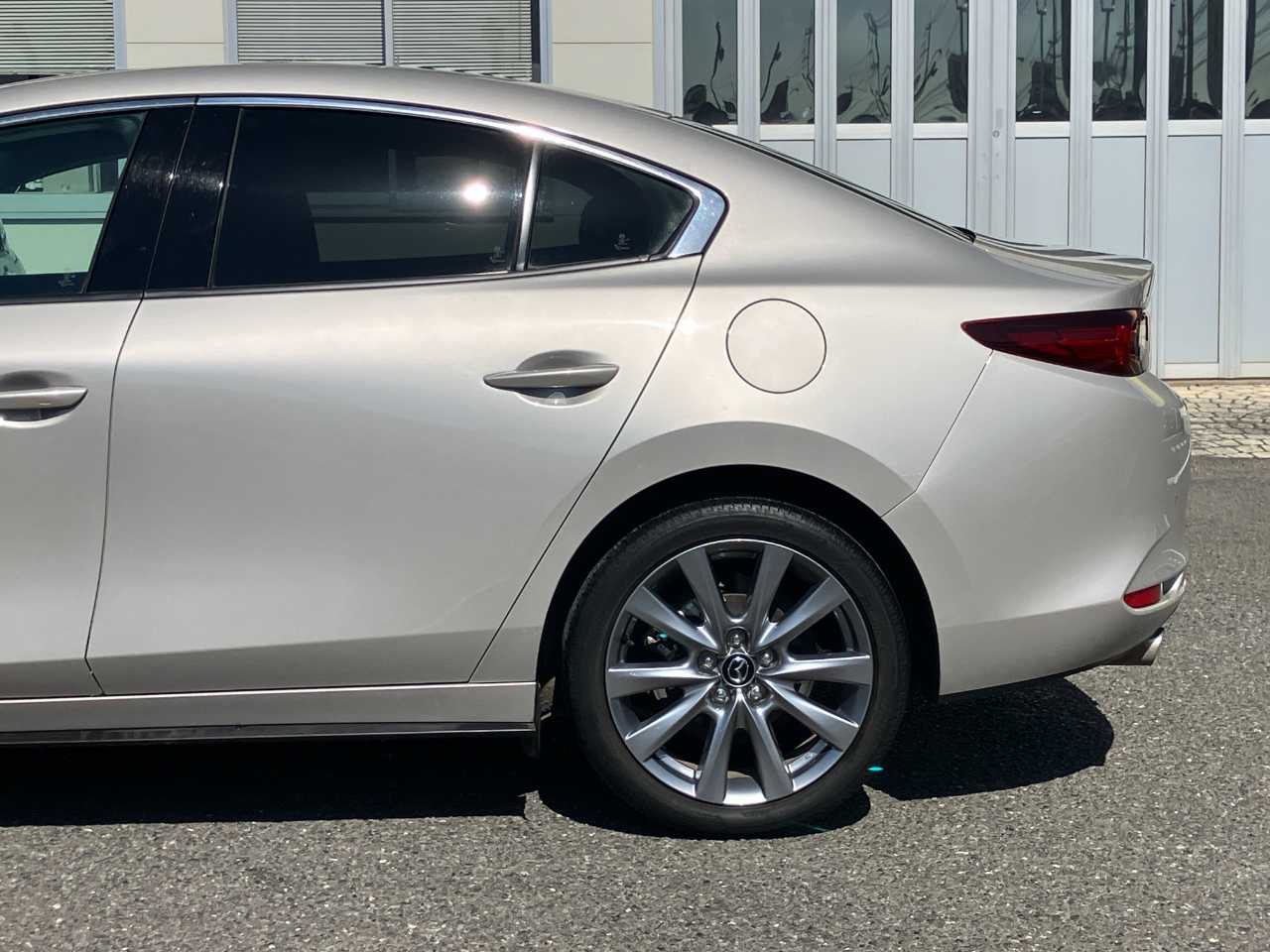 マツダ ＭＡＺＤＡ３　セダン