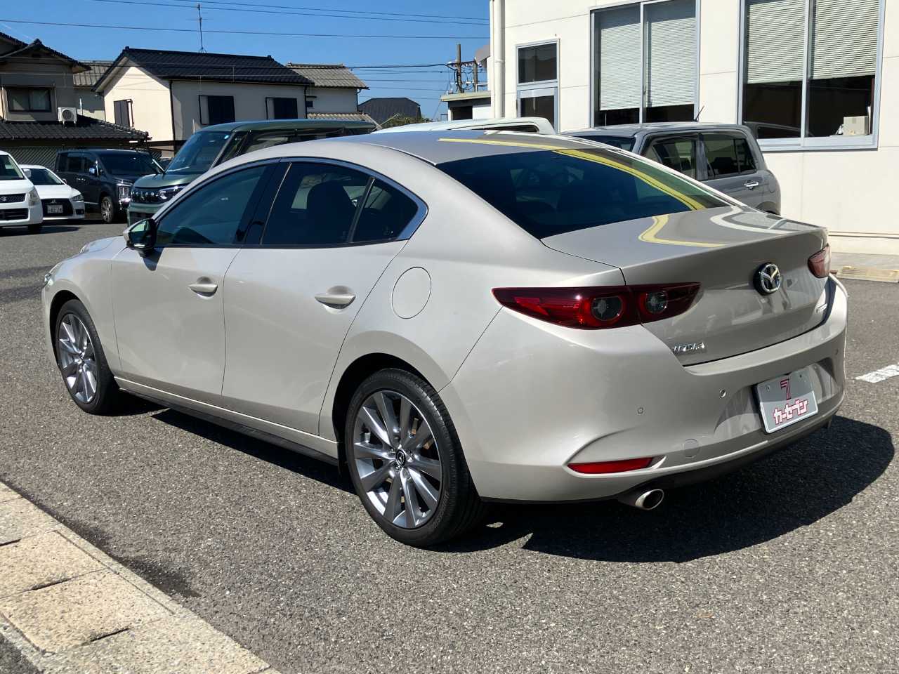 マツダ ＭＡＺＤＡ３　セダン