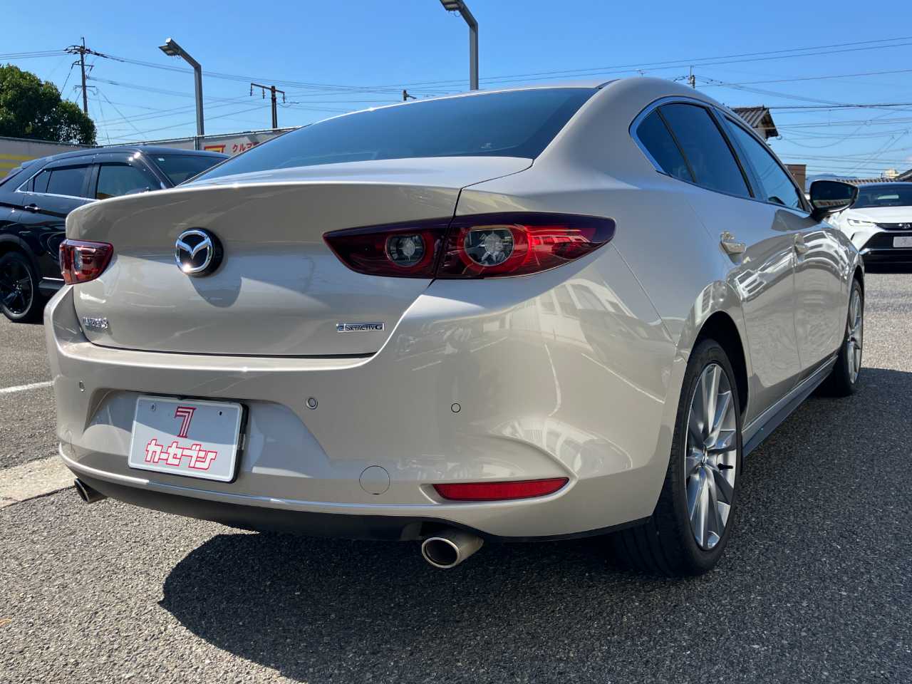 マツダ ＭＡＺＤＡ３　セダン
