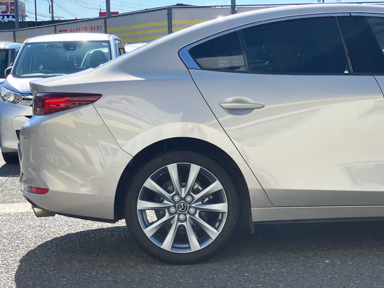 マツダ ＭＡＺＤＡ３　セダン
