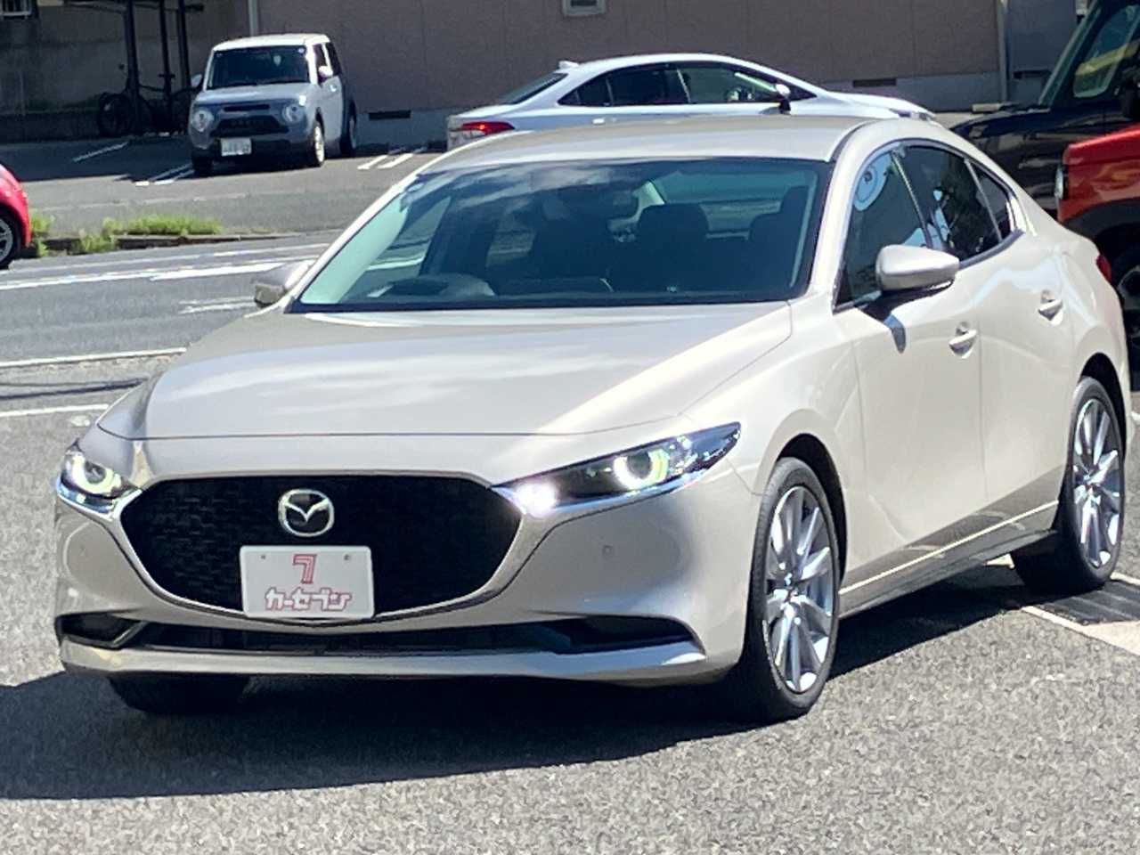 マツダ ＭＡＺＤＡ３　セダン