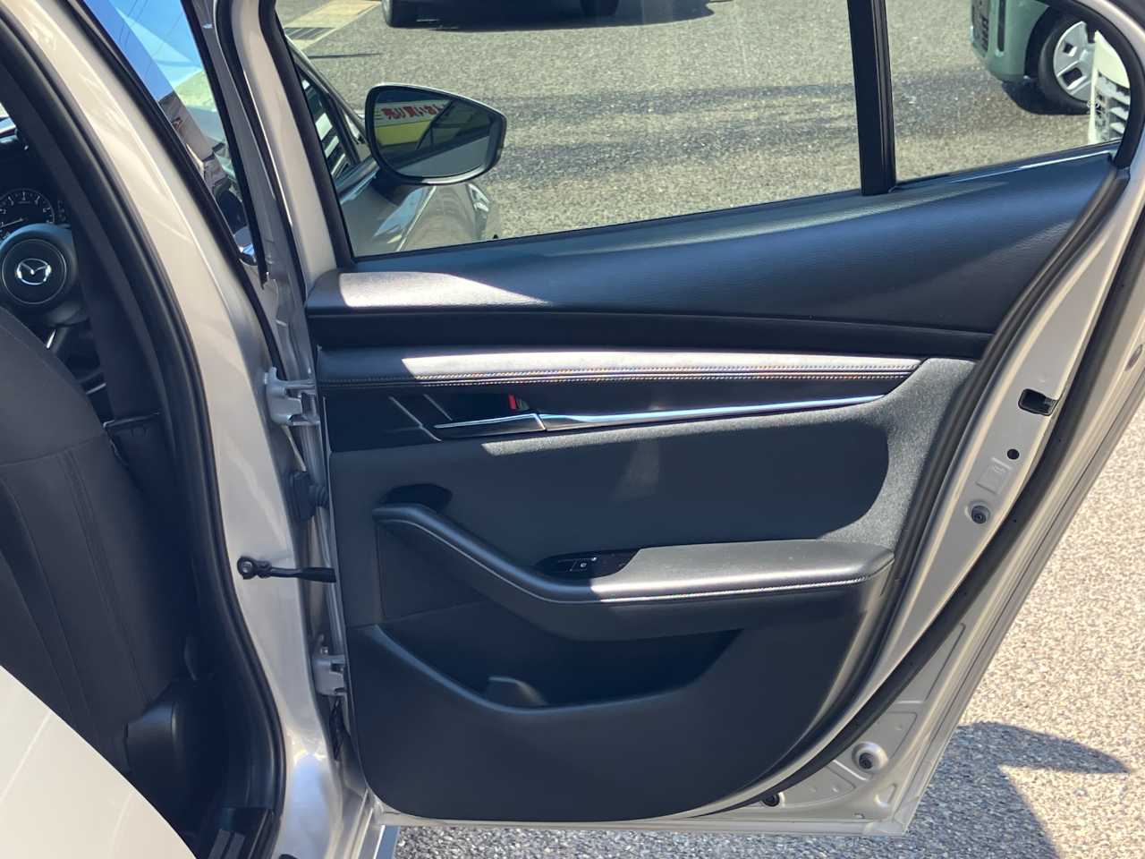 マツダ ＭＡＺＤＡ３　セダン