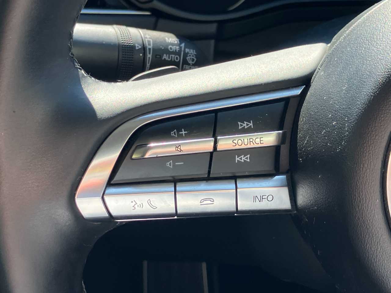 マツダ ＭＡＺＤＡ３　セダン