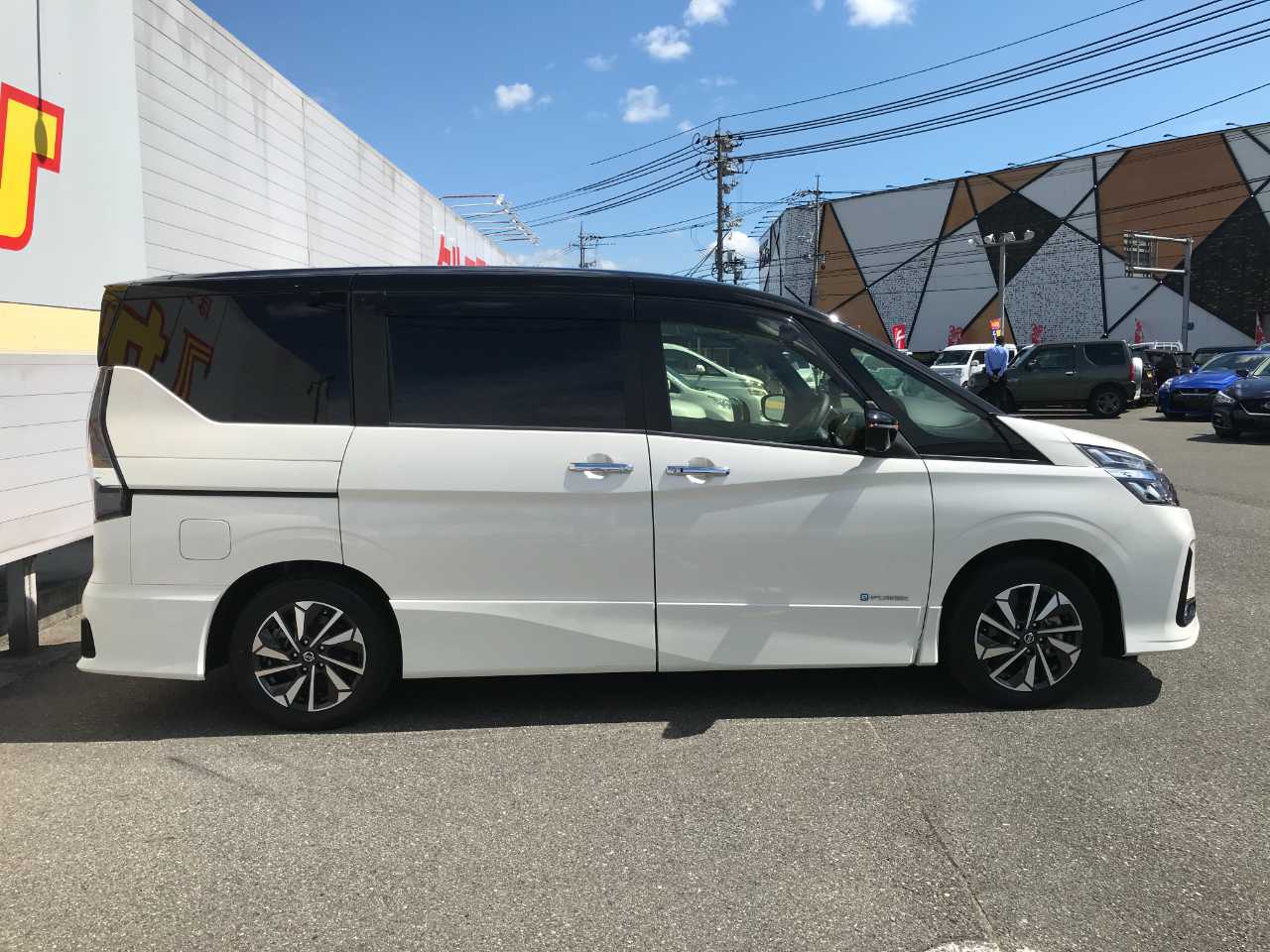 日産 セレナ