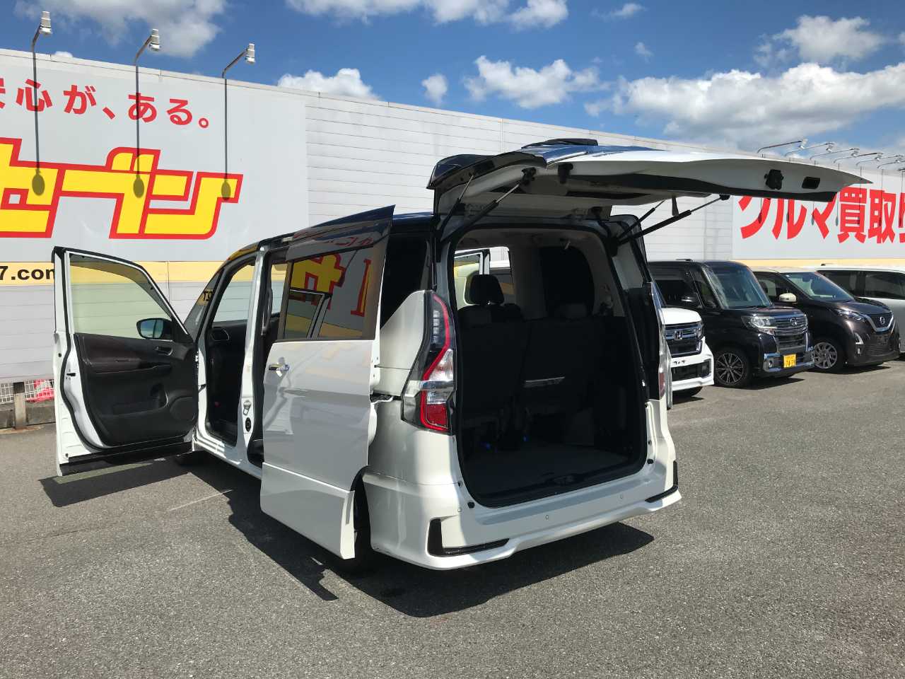 日産 セレナ