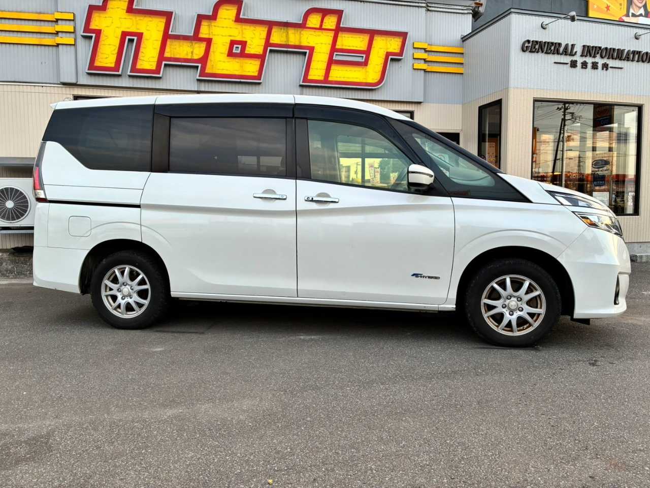 日産 セレナ