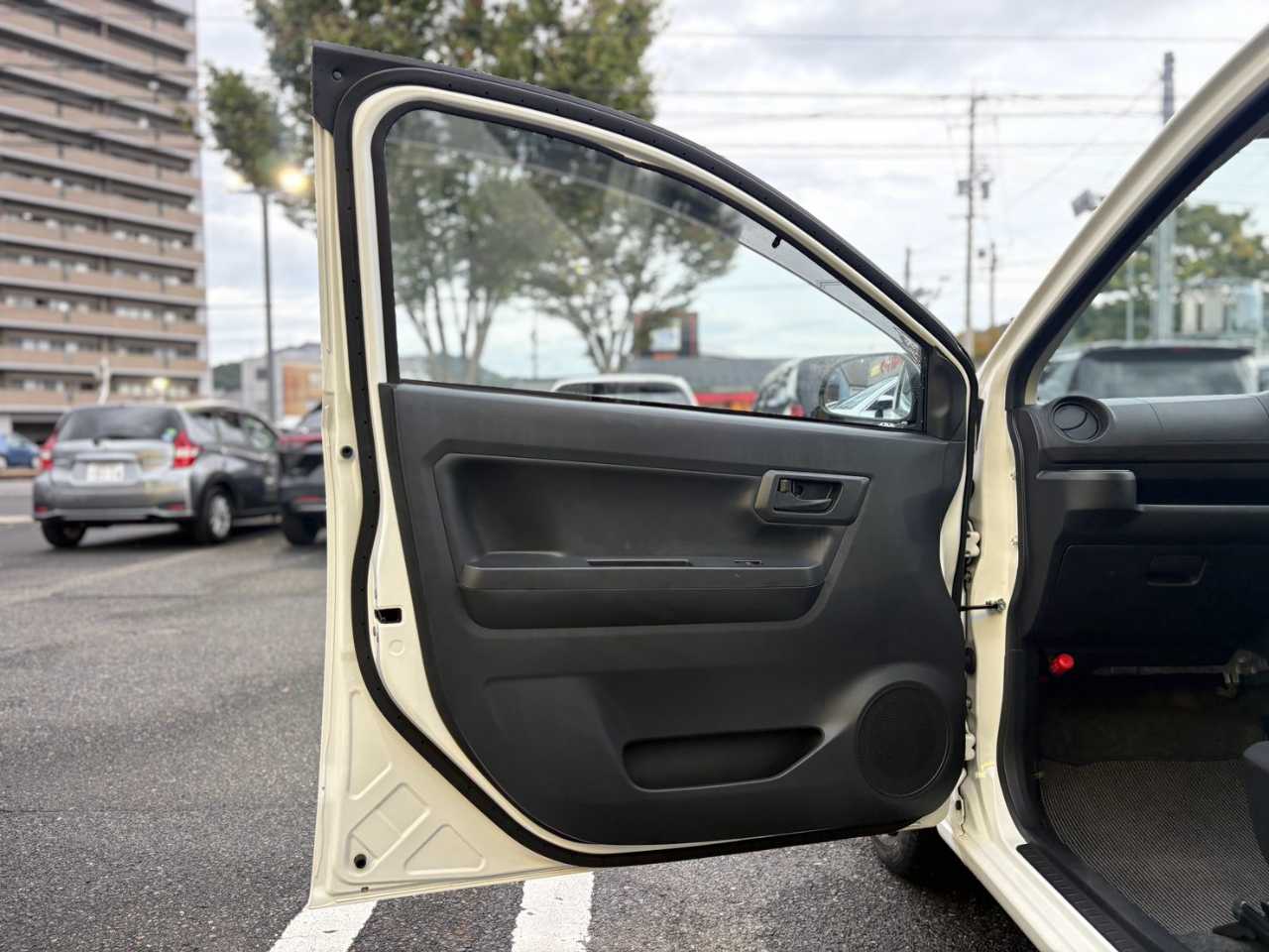 ダイハツ ミラ　イース