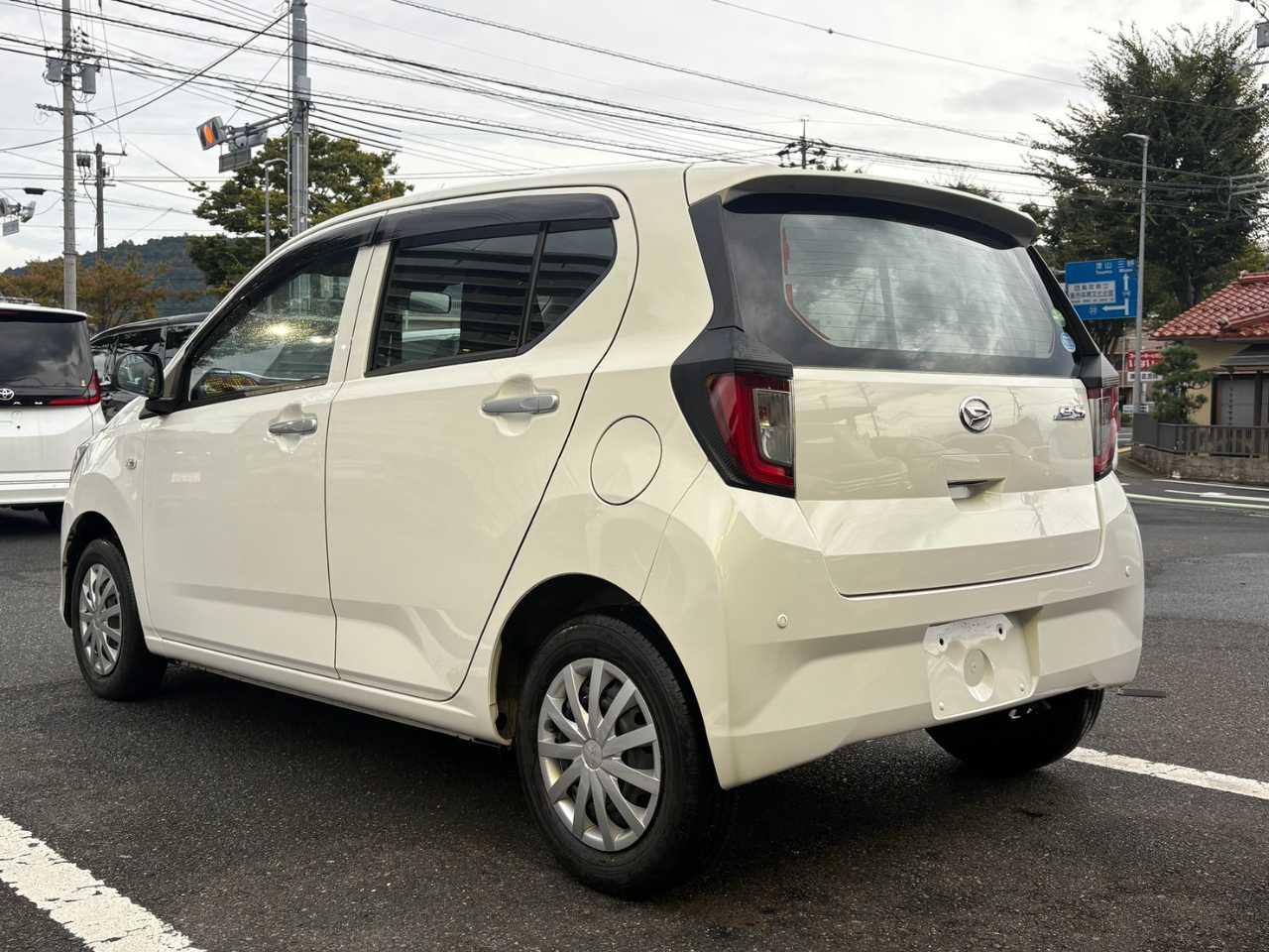 ダイハツ ミラ　イース