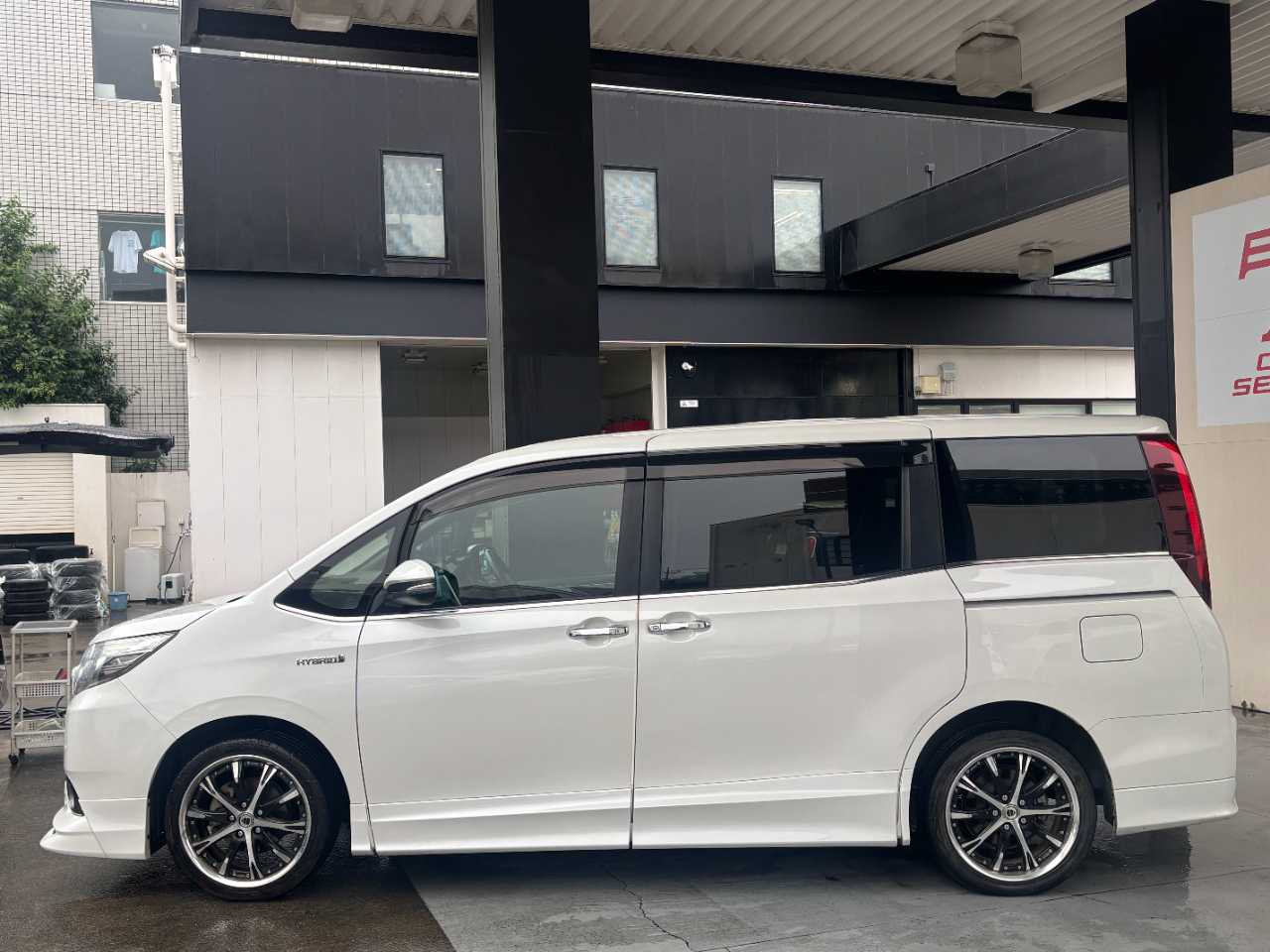 トヨタ エスクァイア　ハイブリッド